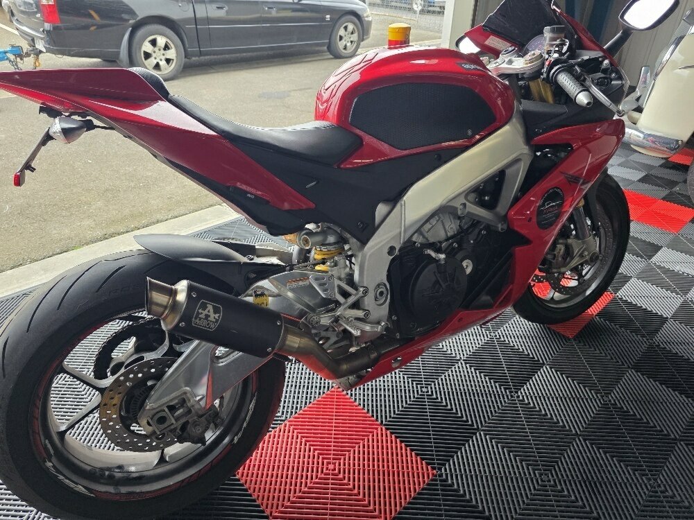 2014 APRILIA RSV4 R SPORTS