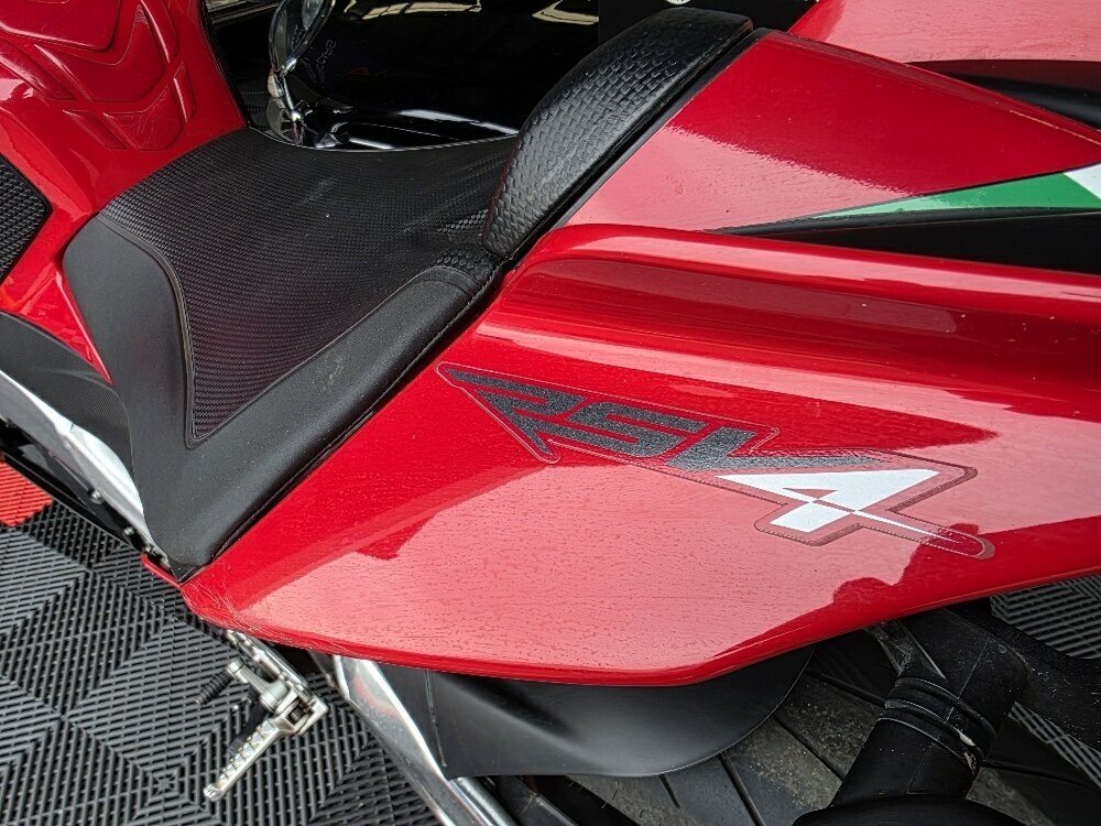 2014 APRILIA RSV4 R SPORTS