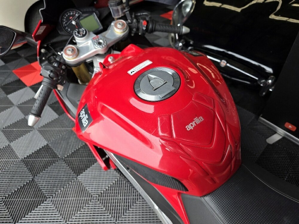 2014 APRILIA RSV4 R SPORTS