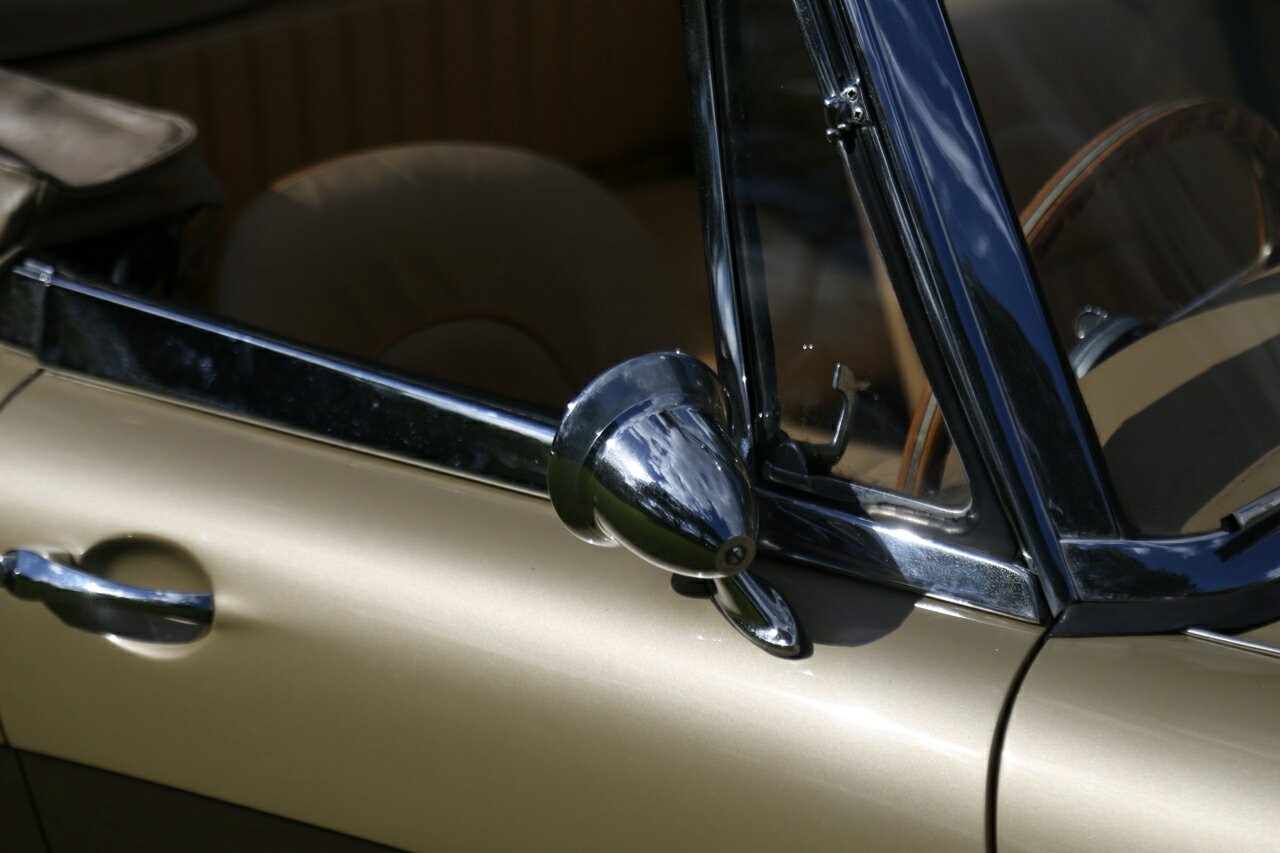 1966 AUSTIN HEALEY 3000 MK III BJ8 4 SP MANUAL + O/DRIVE 2D ROADSTER