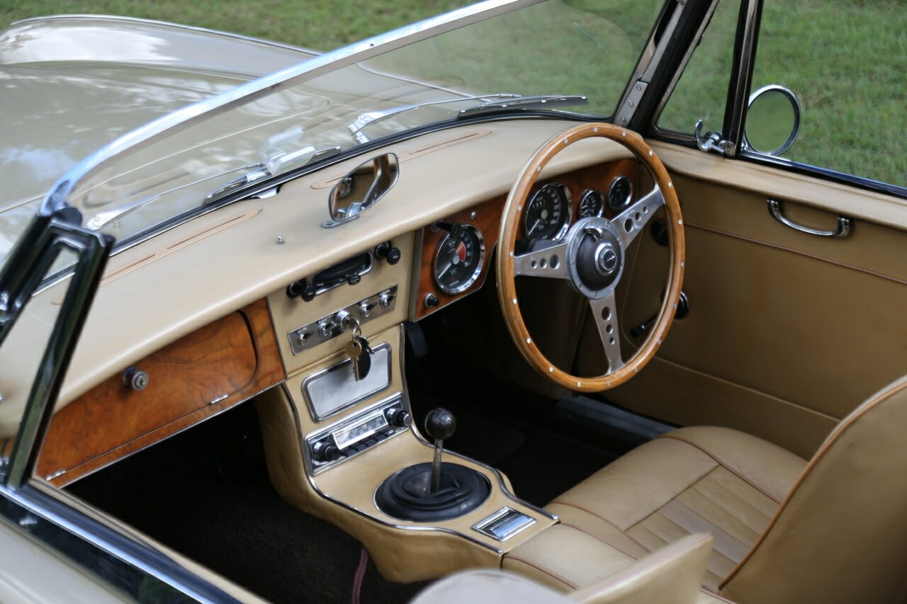 1966 AUSTIN HEALEY 3000 MK III BJ8 4 SP MANUAL + O/DRIVE 2D ROADSTER