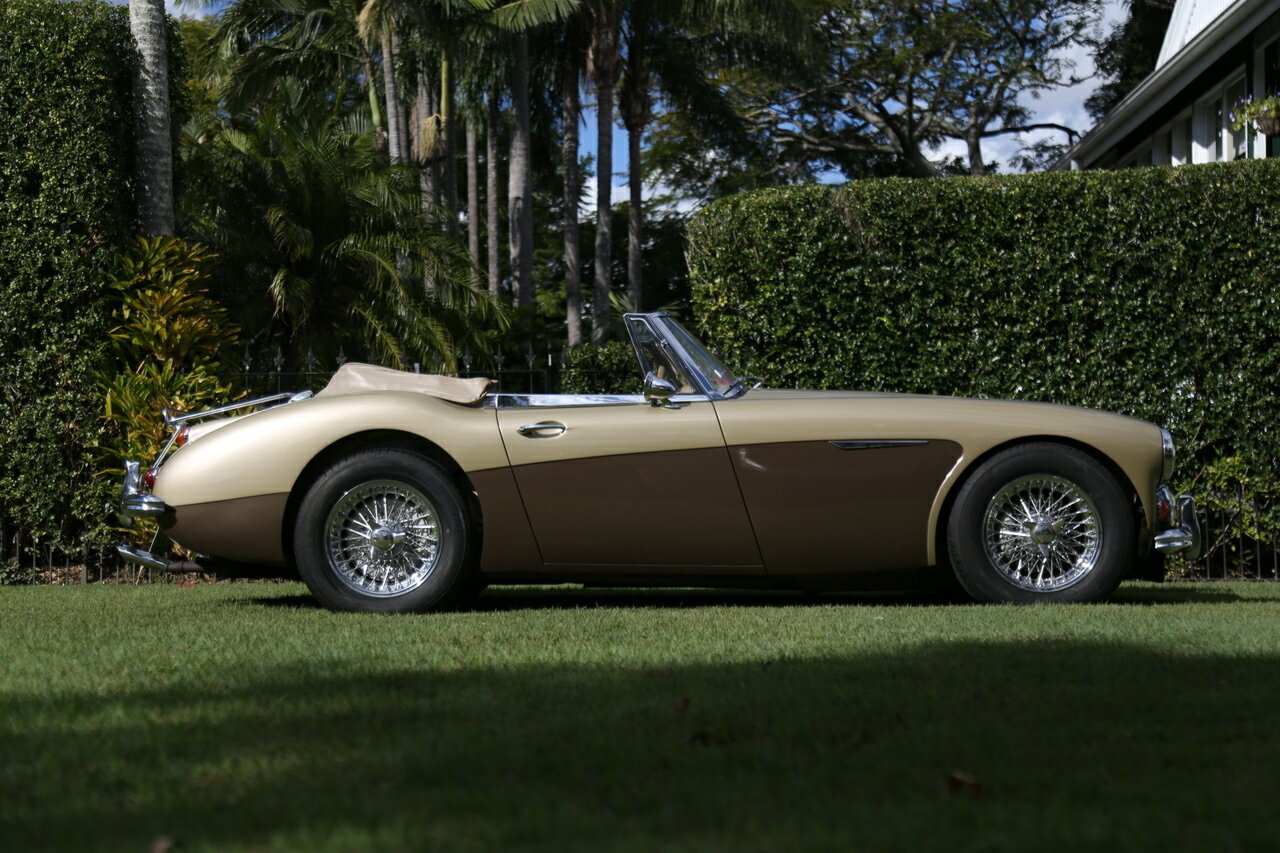 1966 AUSTIN HEALEY 3000 MK III BJ8 4 SP MANUAL + O/DRIVE 2D ROADSTER