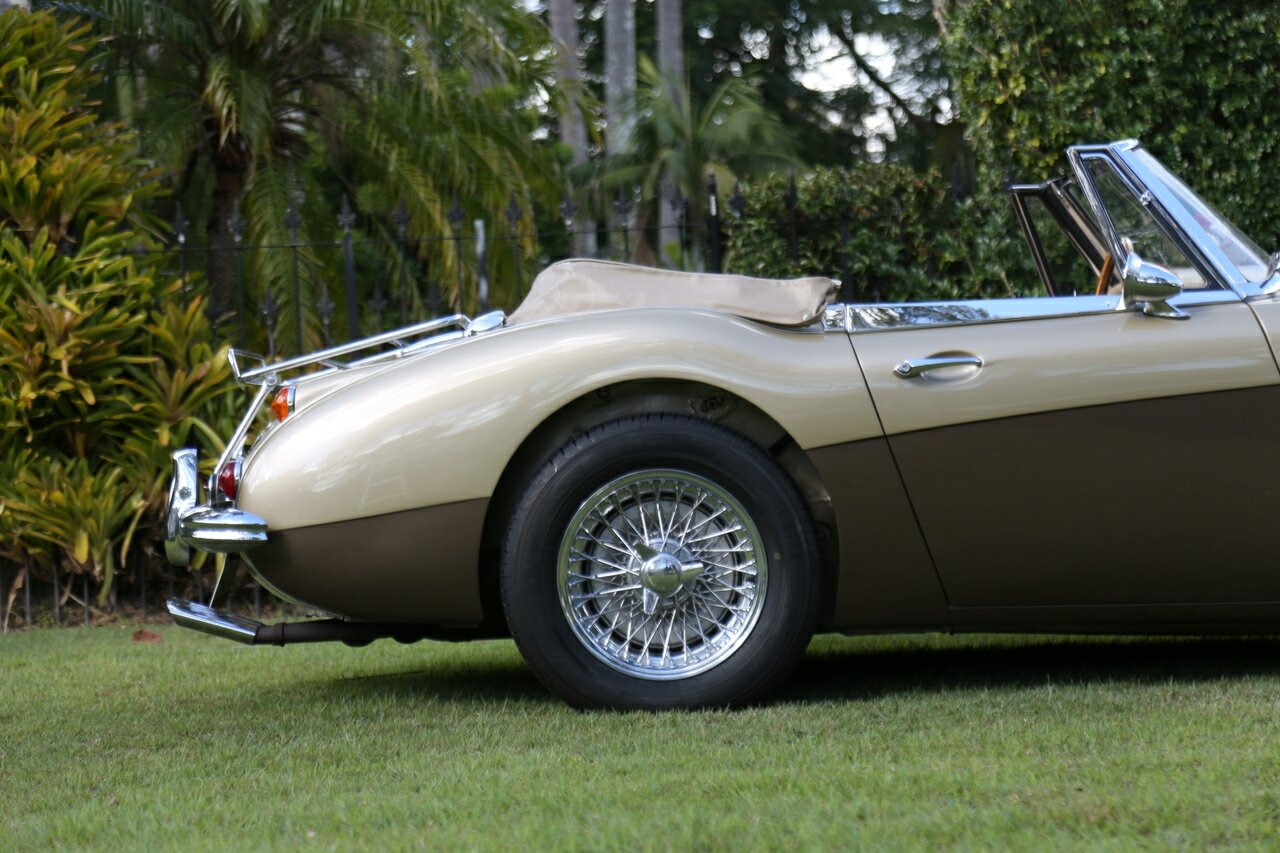 1966 AUSTIN HEALEY 3000 MK III BJ8 4 SP MANUAL + O/DRIVE 2D ROADSTER