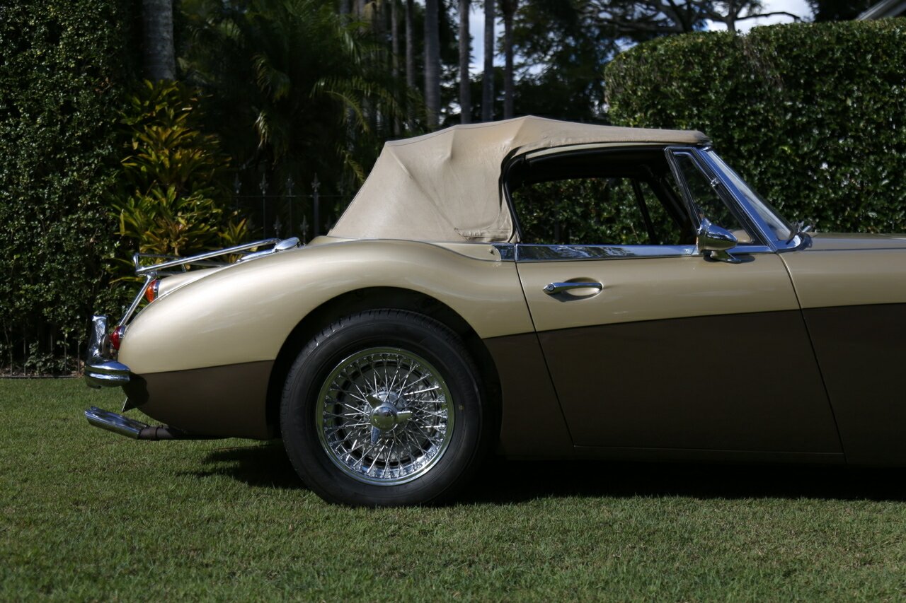 1966 AUSTIN HEALEY 3000 MK III BJ8 4 SP MANUAL + O/DRIVE 2D ROADSTER