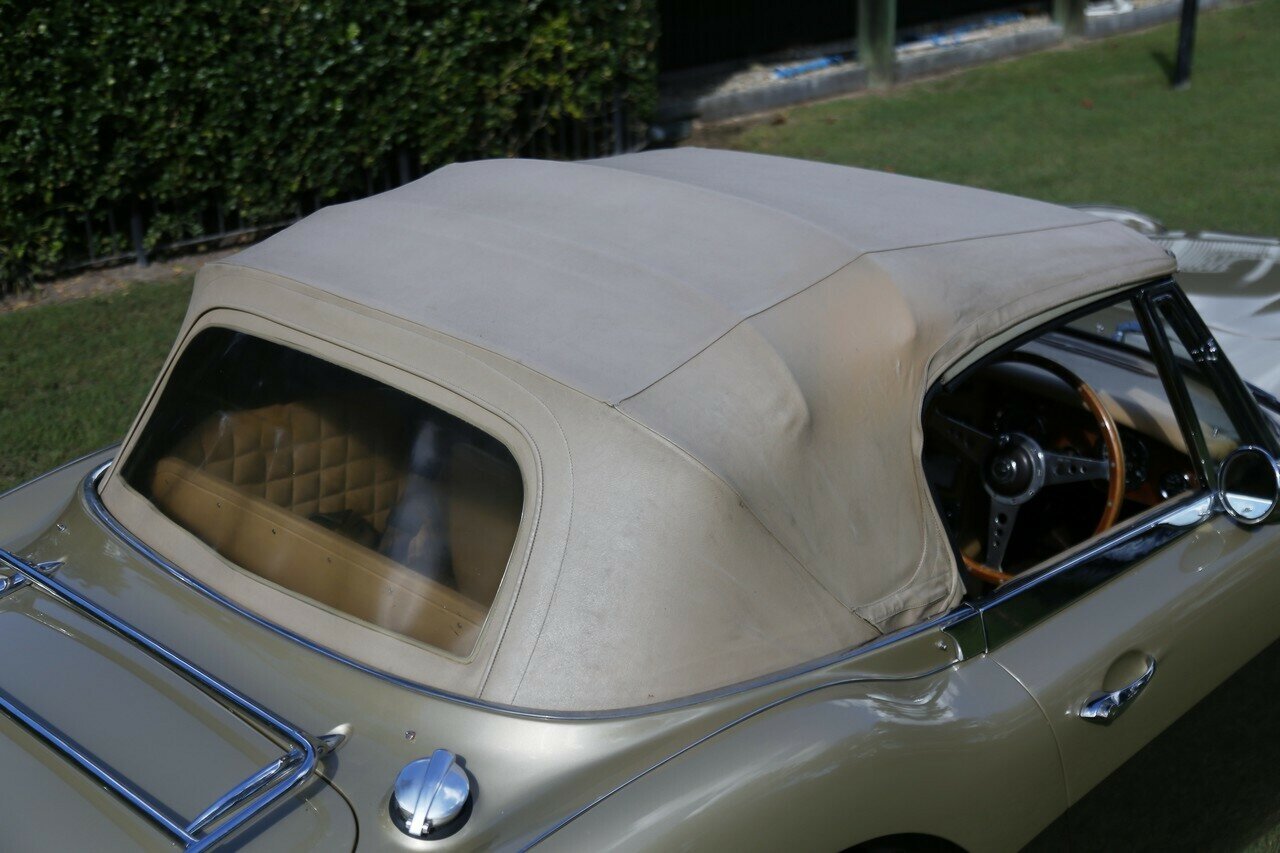1966 AUSTIN HEALEY 3000 MK III BJ8 4 SP MANUAL + O/DRIVE 2D ROADSTER