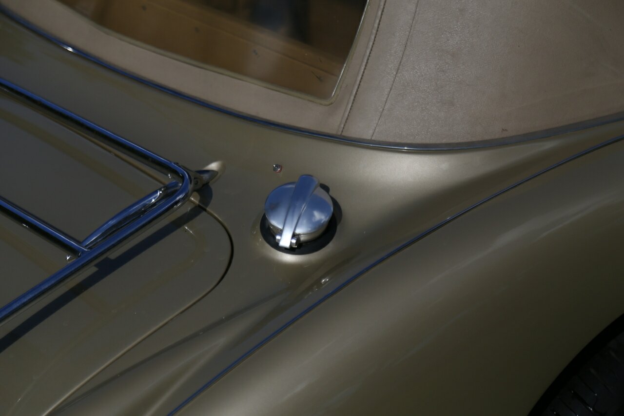 1966 AUSTIN HEALEY 3000 MK III BJ8 4 SP MANUAL + O/DRIVE 2D ROADSTER