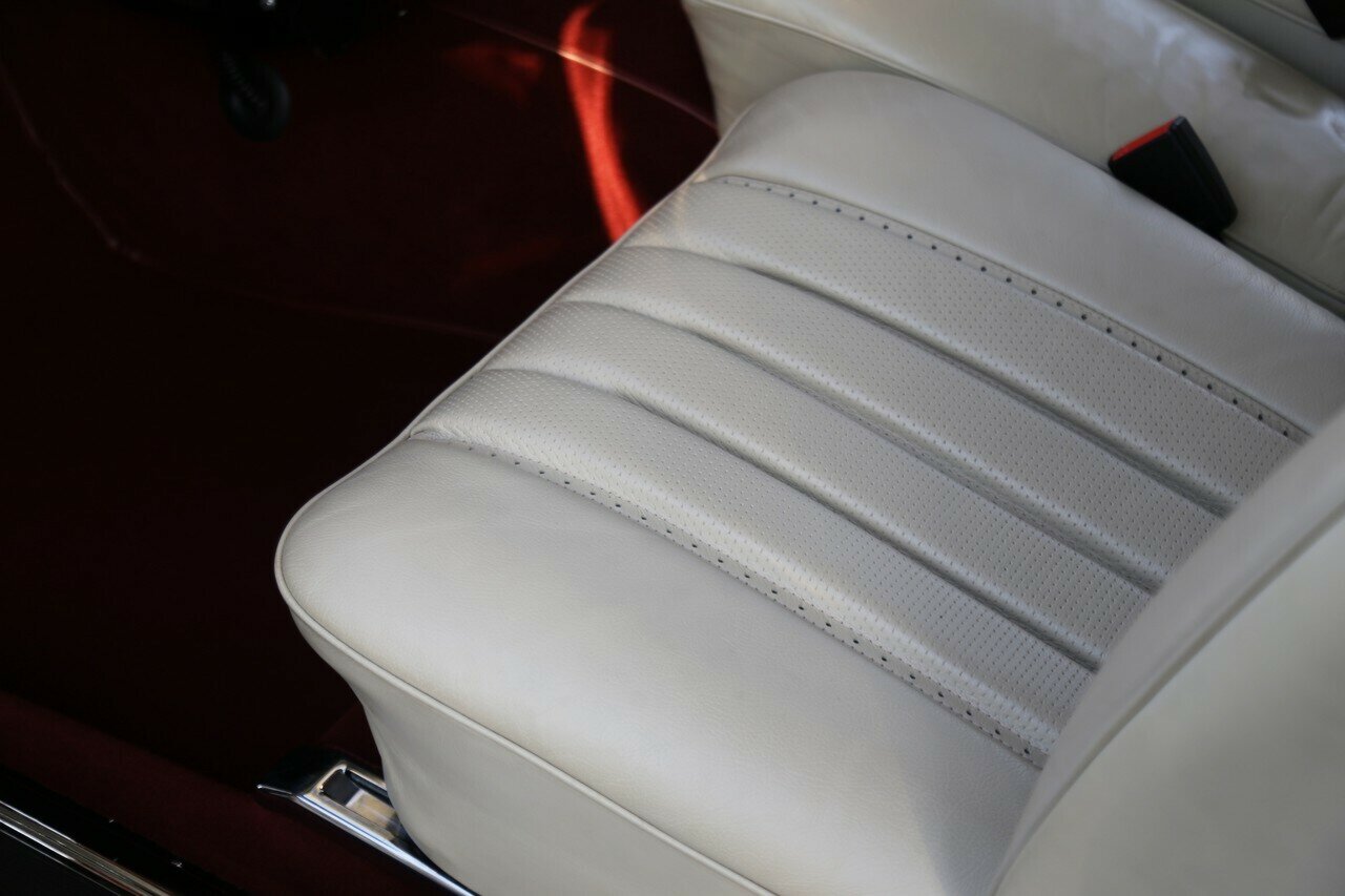 1968 MERCEDES-BENZ 280 SE 3 SP AUTOMATIC 2D COUPE