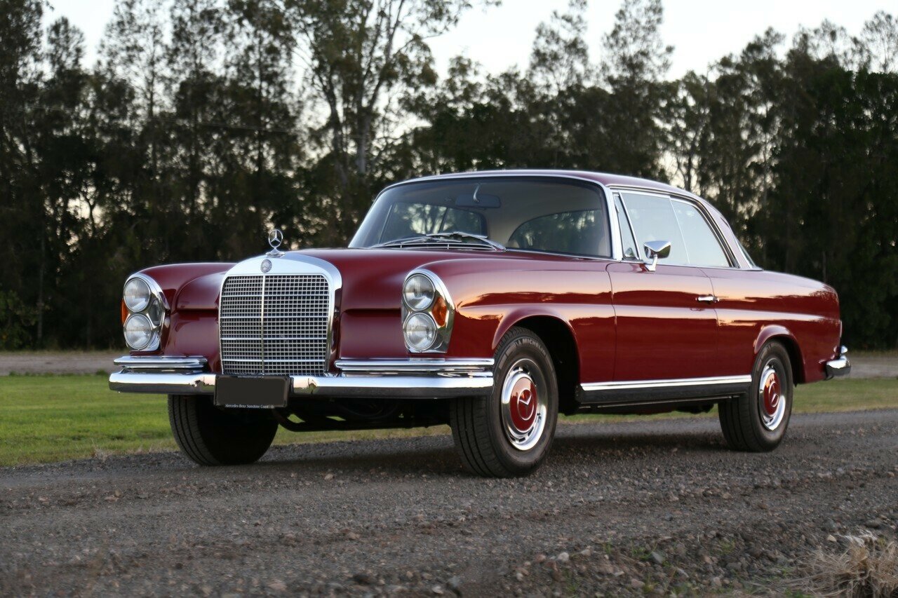 1968 MERCEDES-BENZ 280 SE 3 SP AUTOMATIC 2D COUPE