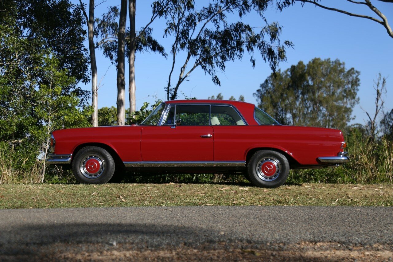 1968 MERCEDES-BENZ 280 SE 3 SP AUTOMATIC 2D COUPE