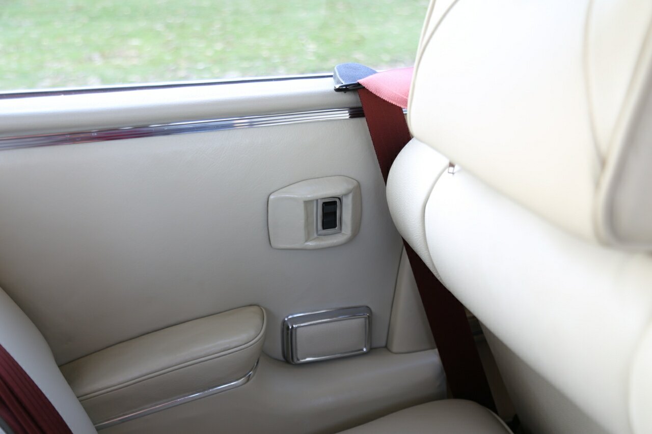 1968 MERCEDES-BENZ 280 SE 3 SP AUTOMATIC 2D COUPE