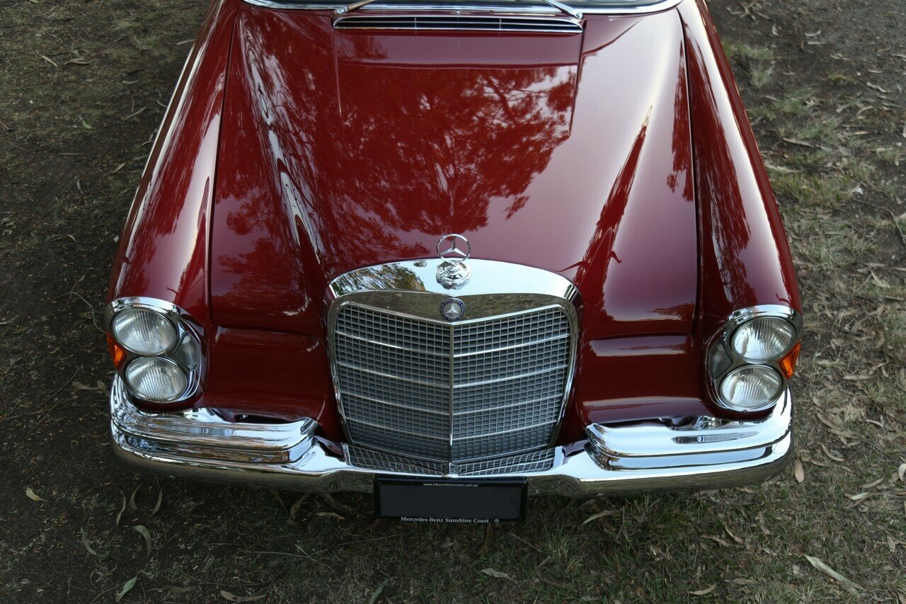 1968 MERCEDES-BENZ 280 SE 3 SP AUTOMATIC 2D COUPE