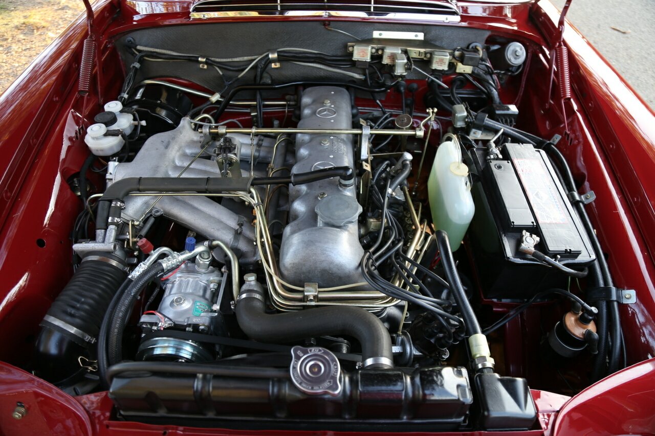1968 MERCEDES-BENZ 280 SE 3 SP AUTOMATIC 2D COUPE
