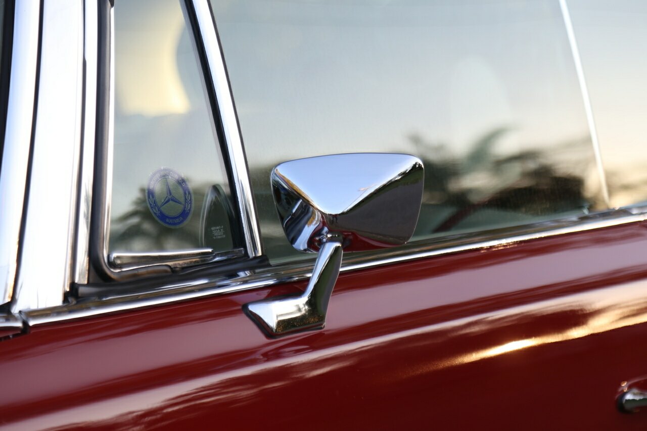 1968 MERCEDES-BENZ 280 SE 3 SP AUTOMATIC 2D COUPE
