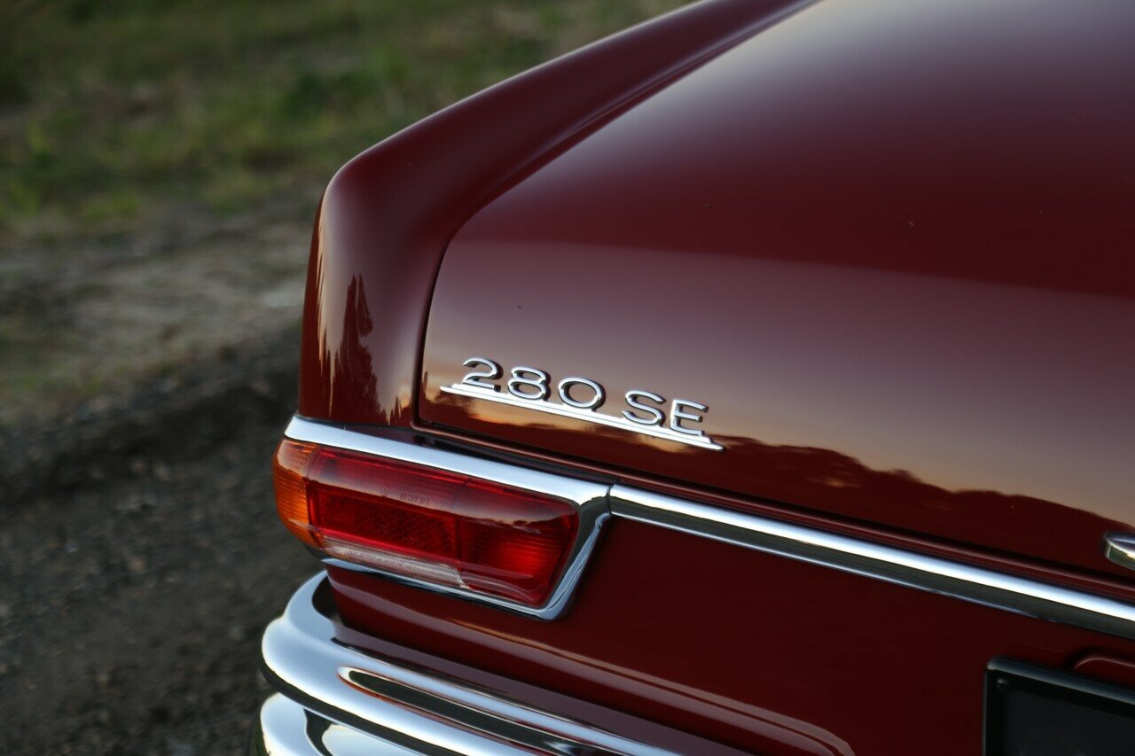 1968 MERCEDES-BENZ 280 SE 3 SP AUTOMATIC 2D COUPE