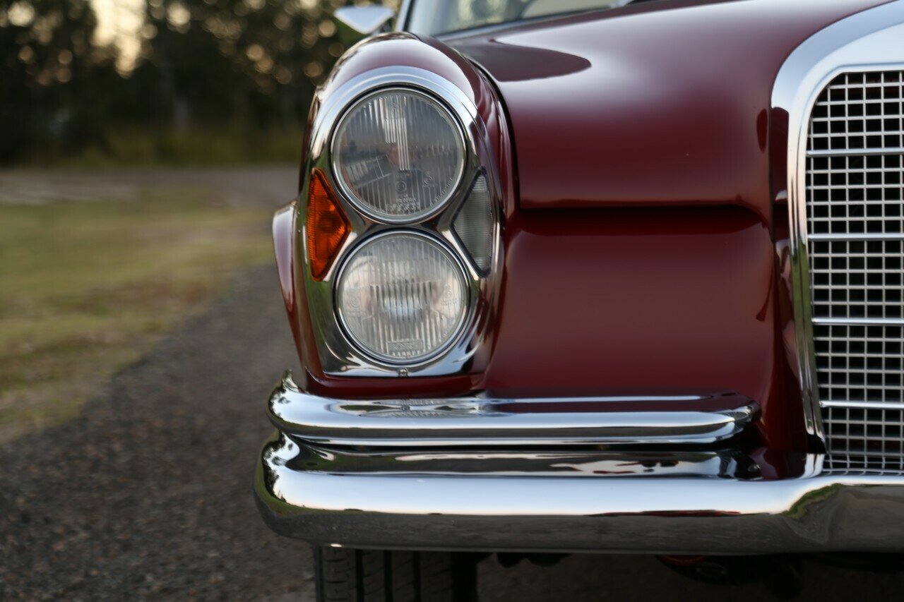 1968 MERCEDES-BENZ 280 SE 3 SP AUTOMATIC 2D COUPE