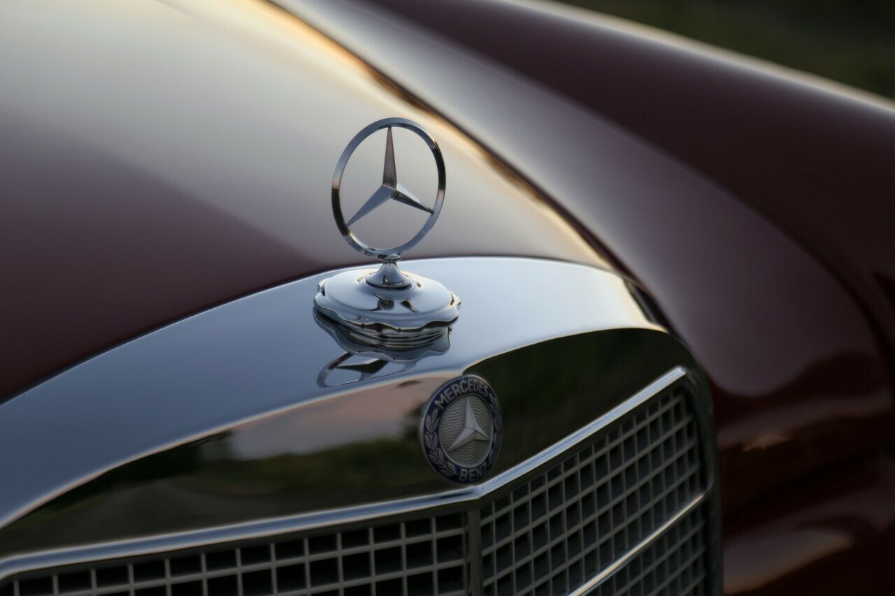 1968 MERCEDES-BENZ 280 SE 3 SP AUTOMATIC 2D COUPE