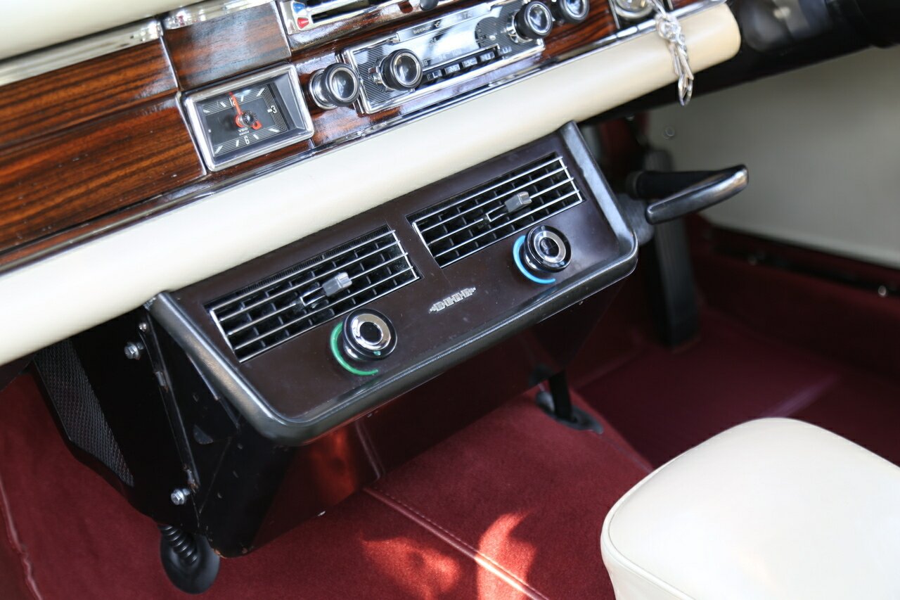 1968 MERCEDES-BENZ 280 SE 3 SP AUTOMATIC 2D COUPE