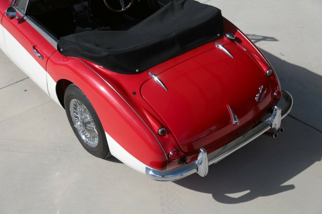 1964 AUSTIN HEALEY 3000 MK III BJ8 4 SP MAN + OVERDRIVE 2D CONVERTIBLE