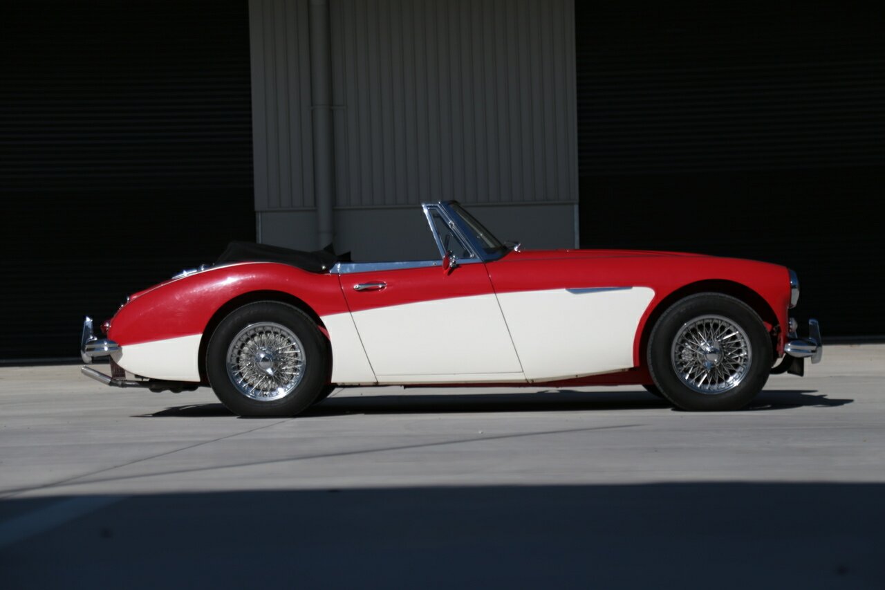 1964 AUSTIN HEALEY 3000 MK III BJ8 4 SP MAN + OVERDRIVE 2D CONVERTIBLE