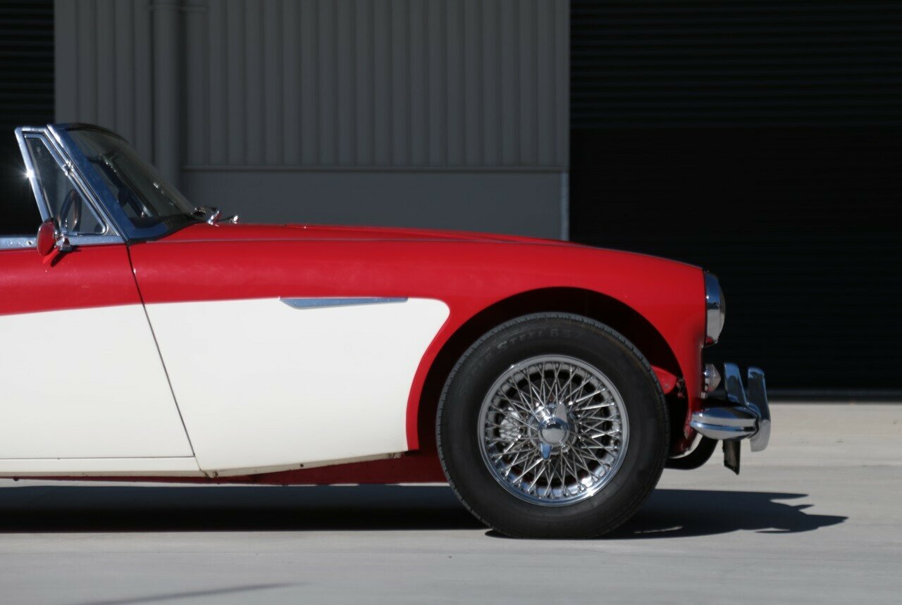 1964 AUSTIN HEALEY 3000 MK III BJ8 4 SP MAN + OVERDRIVE 2D CONVERTIBLE