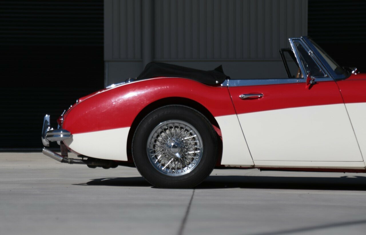 1964 AUSTIN HEALEY 3000 MK III BJ8 4 SP MAN + OVERDRIVE 2D CONVERTIBLE