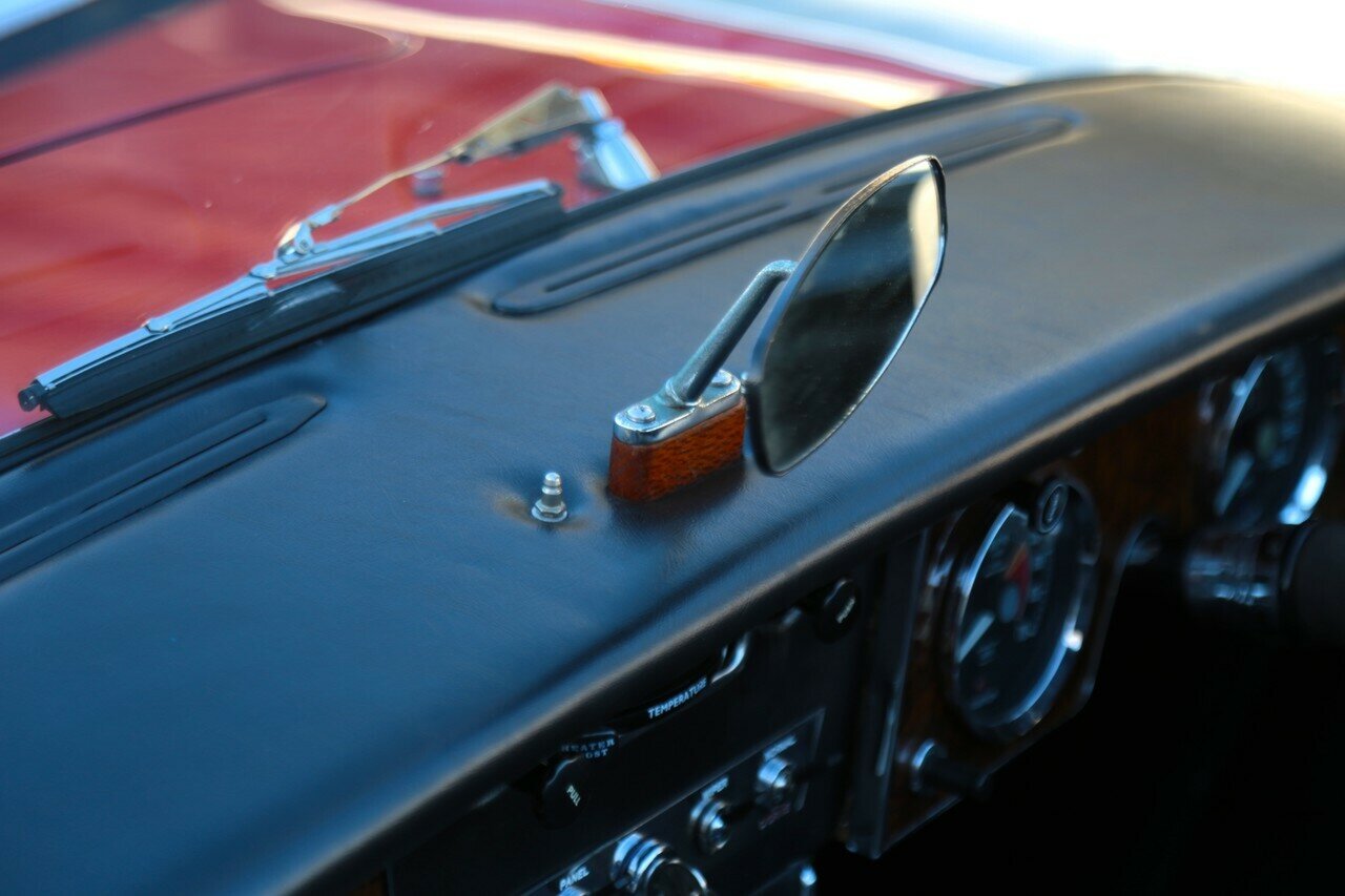 1964 AUSTIN HEALEY 3000 MK III BJ8 4 SP MAN + OVERDRIVE 2D CONVERTIBLE