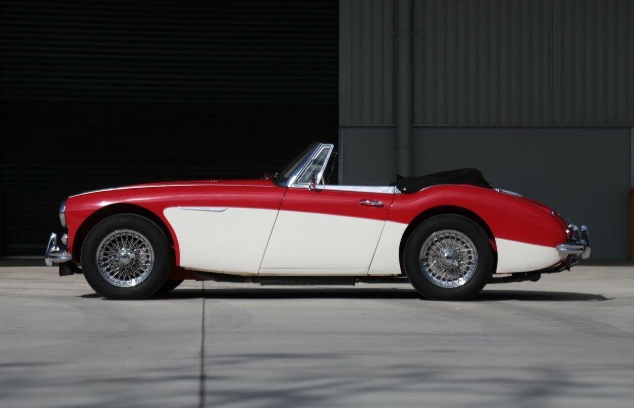 1964 AUSTIN HEALEY 3000 MK III BJ8 4 SP MAN + OVERDRIVE 2D CONVERTIBLE