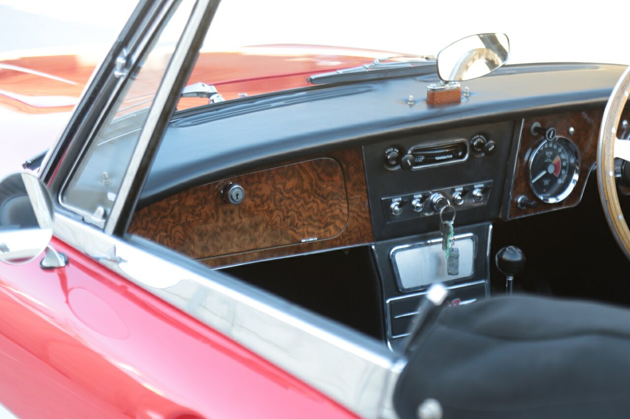 1964 AUSTIN HEALEY 3000 MK III BJ8 4 SP MAN + OVERDRIVE 2D CONVERTIBLE