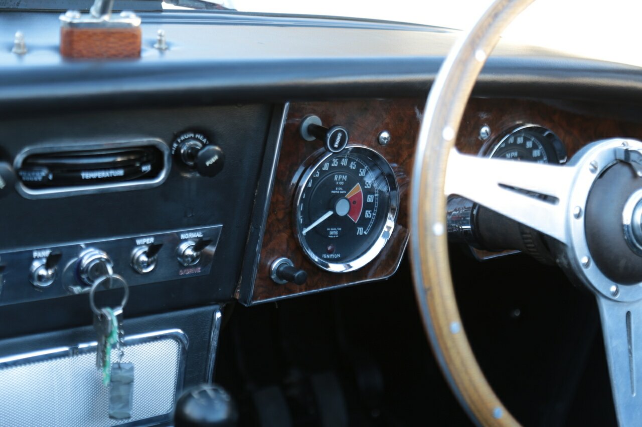 1964 AUSTIN HEALEY 3000 MK III BJ8 4 SP MAN + OVERDRIVE 2D CONVERTIBLE