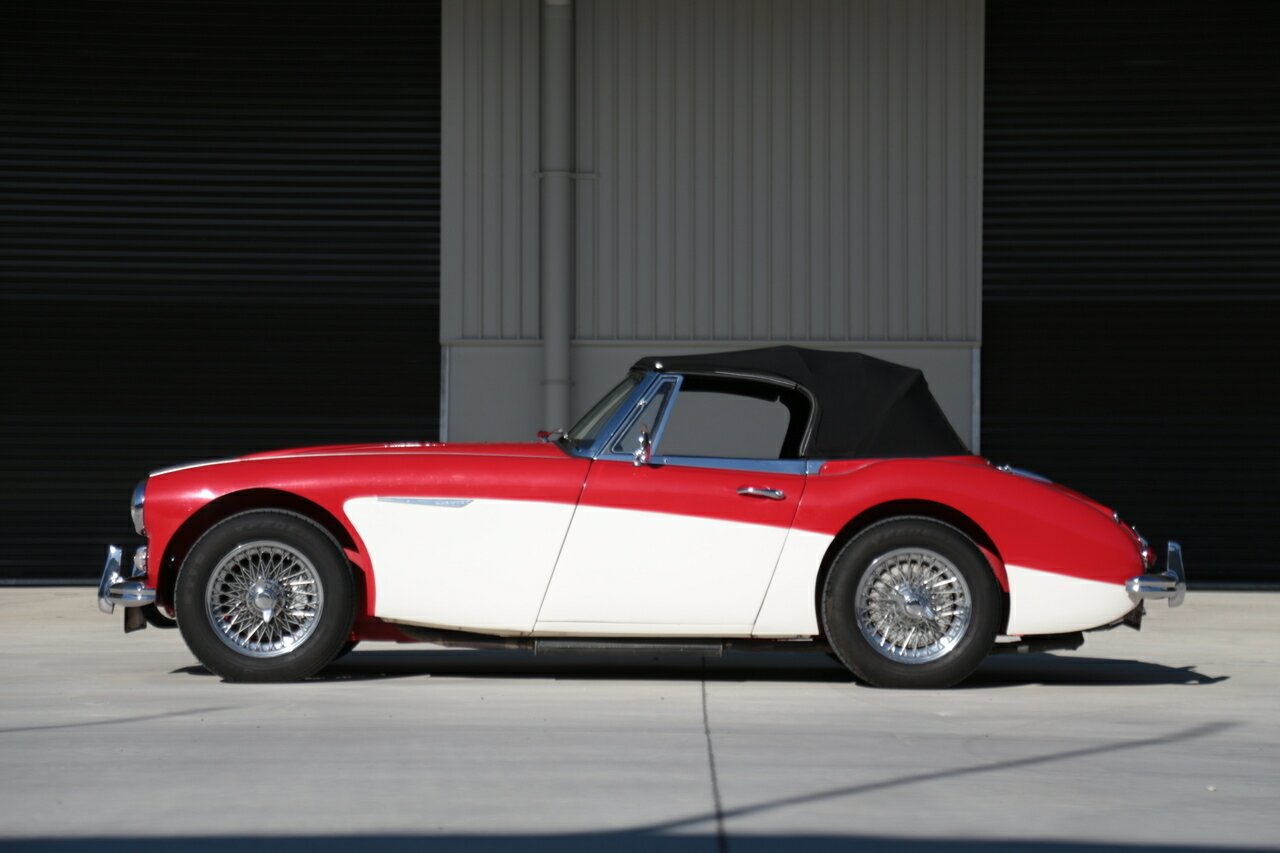 1964 AUSTIN HEALEY 3000 MK III BJ8 4 SP MAN + OVERDRIVE 2D CONVERTIBLE