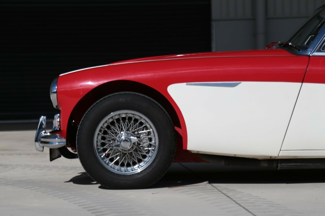 1964 AUSTIN HEALEY 3000 MK III BJ8 4 SP MAN + OVERDRIVE 2D CONVERTIBLE