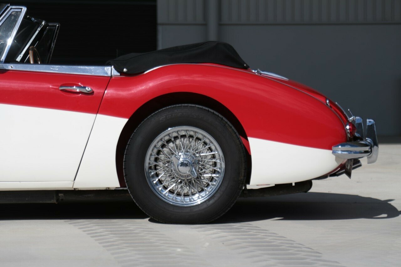 1964 AUSTIN HEALEY 3000 MK III BJ8 4 SP MAN + OVERDRIVE 2D CONVERTIBLE