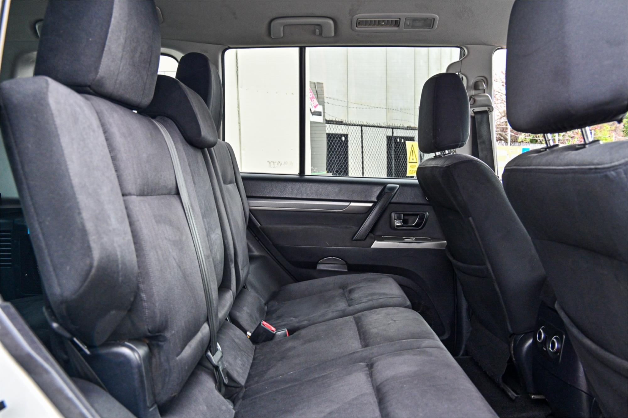 2012 MITSUBISHI PAJERO NW MY12 GLX LWB (4x4) 5 SP AUTO SPORTS MODE 4D WAGON