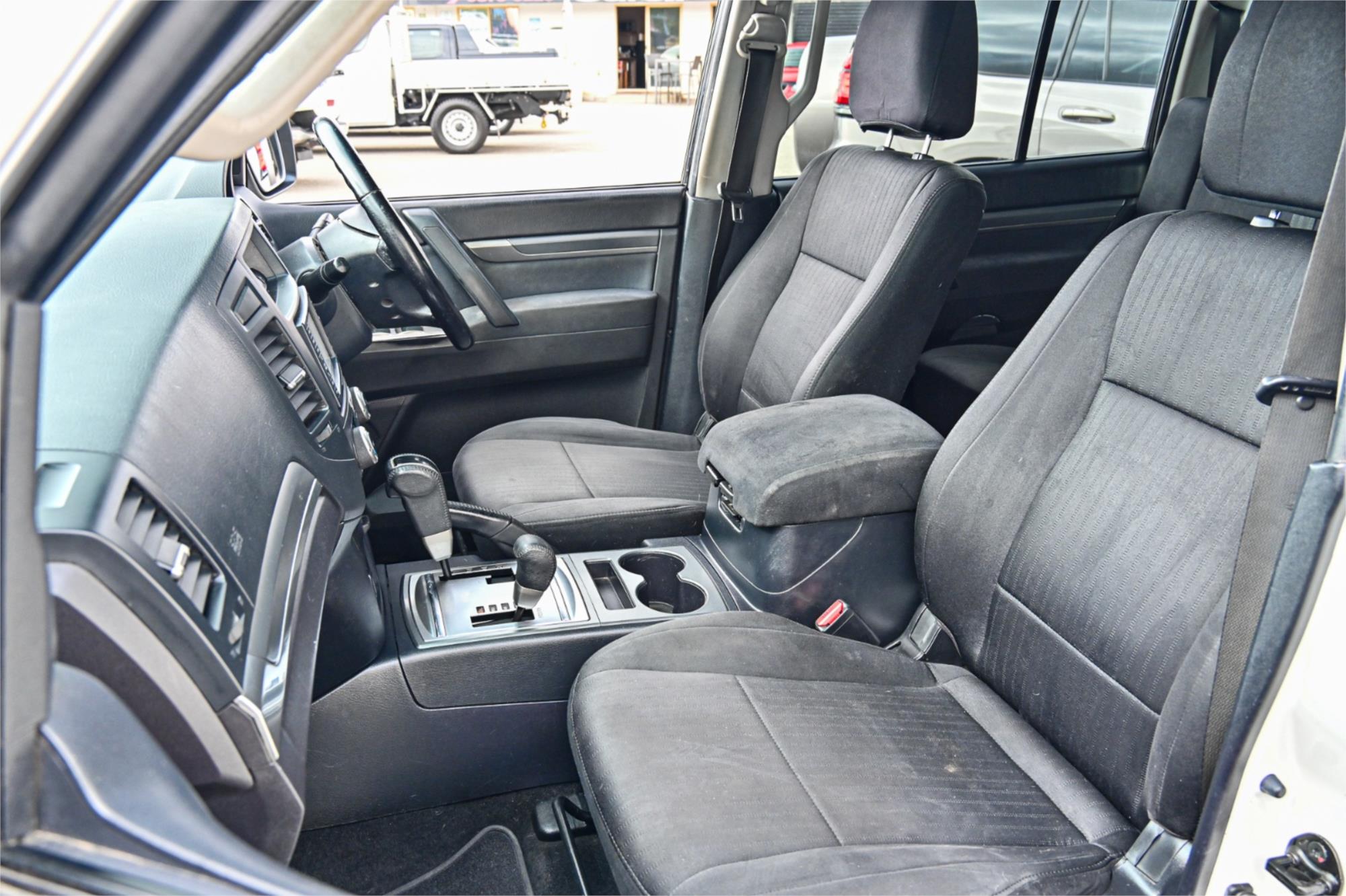 2012 MITSUBISHI PAJERO NW MY12 GLX LWB (4x4) 5 SP AUTO SPORTS MODE 4D WAGON