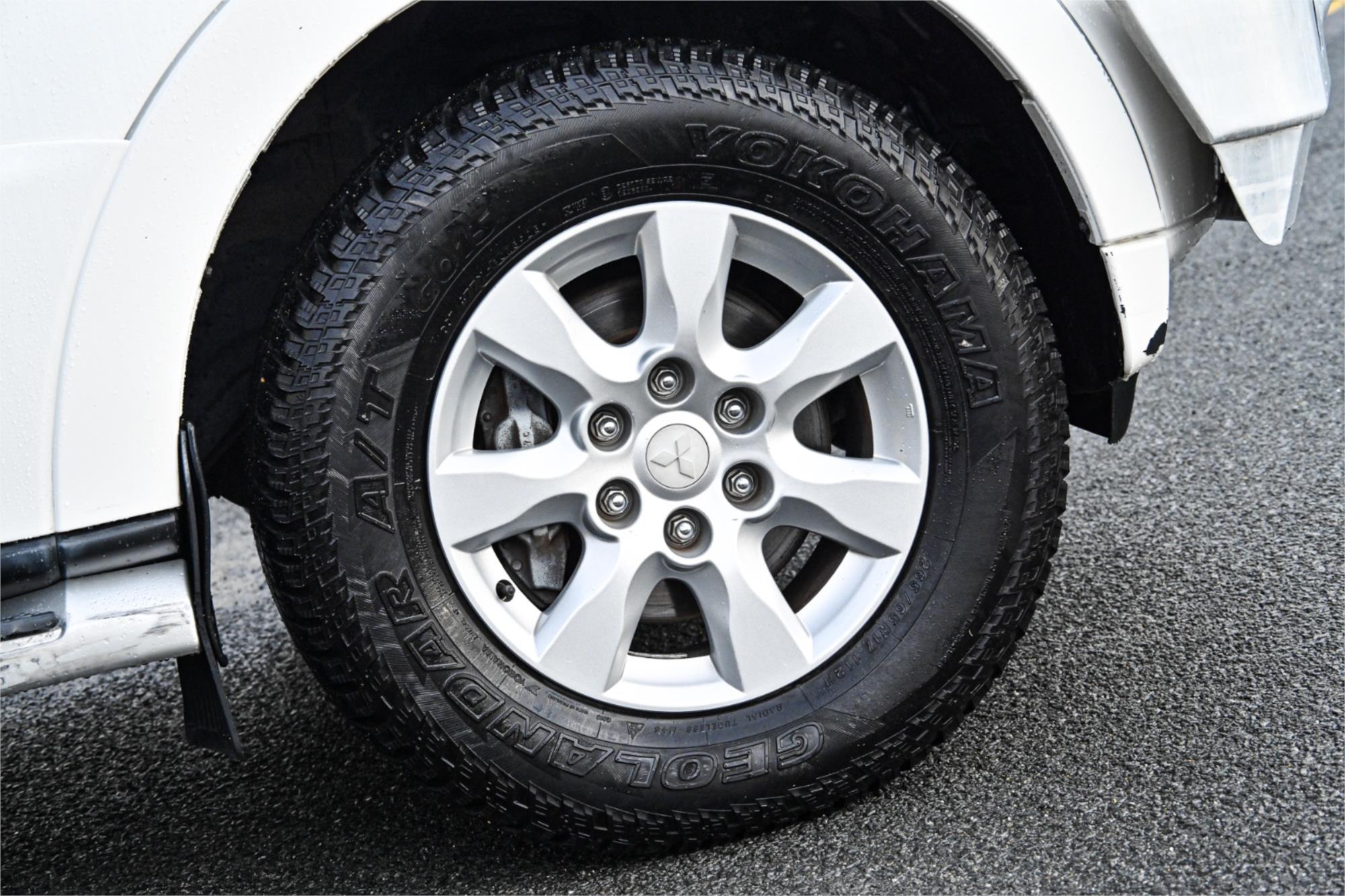2009 MITSUBISHI PAJERO NT MY10 RX (4x4) 5 SP AUTO SPORTS MODE 4D WAGON