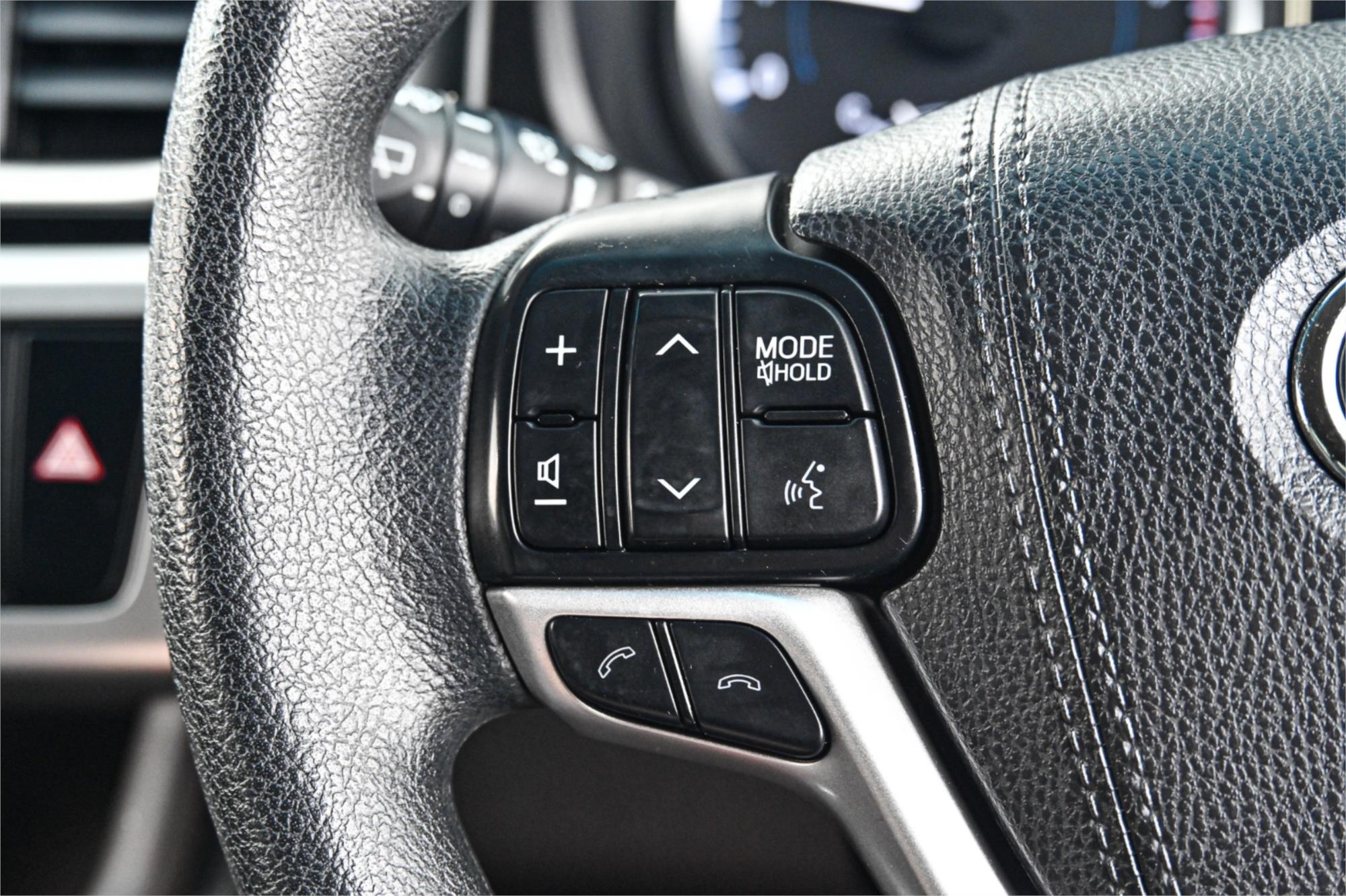 2017 TOYOTA KLUGER GSU50R MY17 GX (4x2) 8 SP AUTOMATIC 4D WAGON