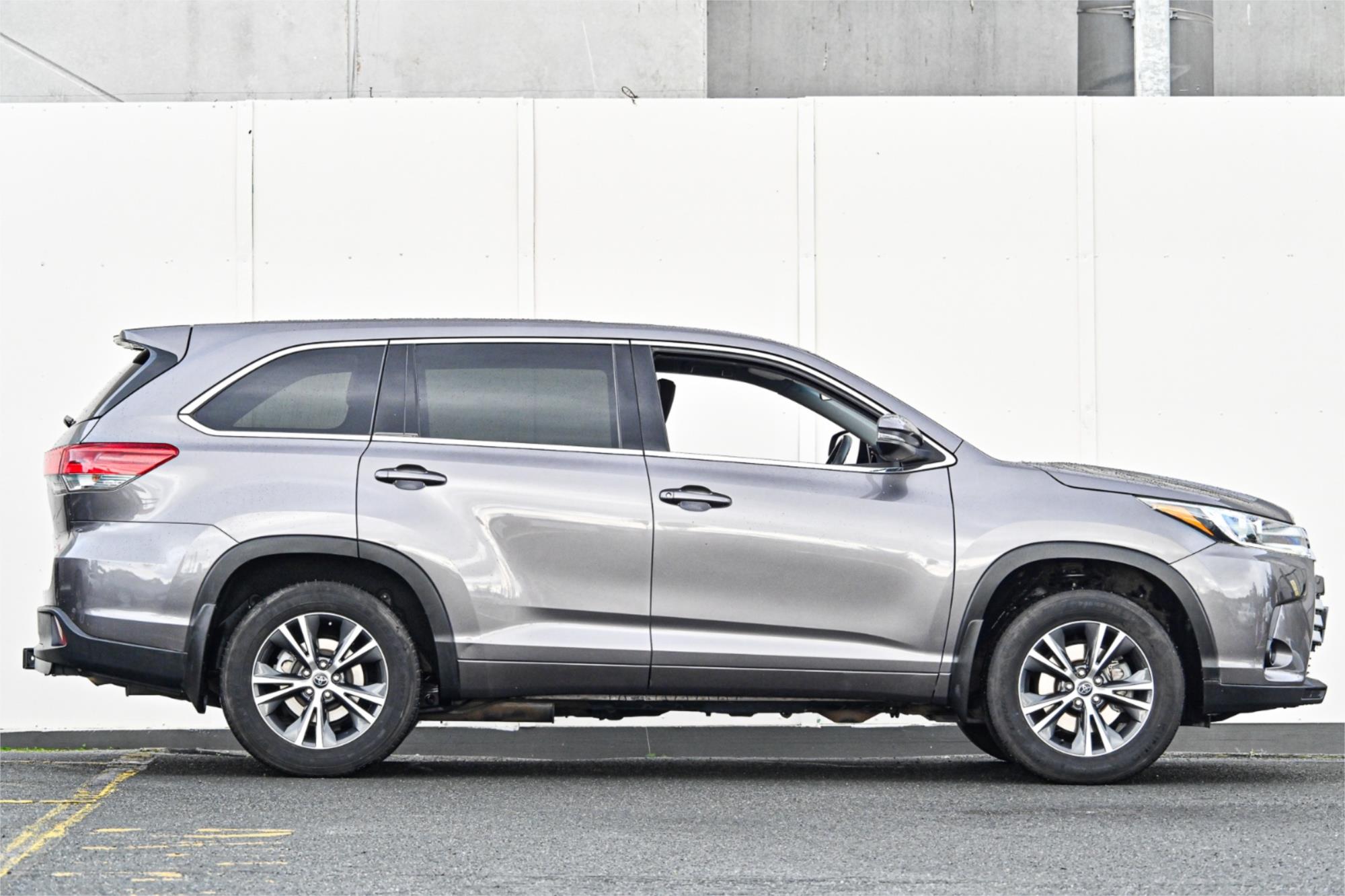 2017 TOYOTA KLUGER GSU50R MY17 GX (4x2) 8 SP AUTOMATIC 4D WAGON