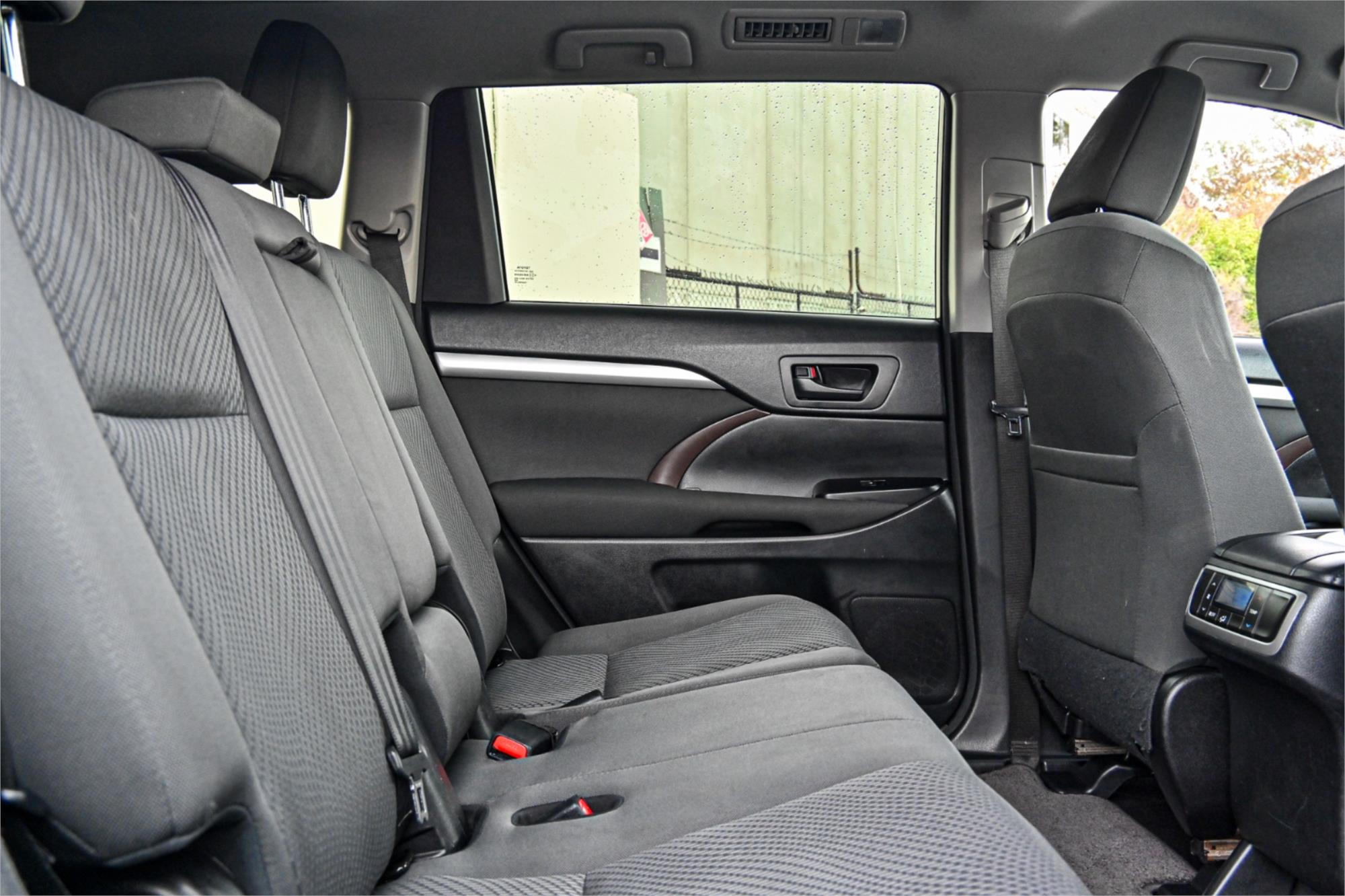 2017 TOYOTA KLUGER GSU50R MY17 GX (4x2) 8 SP AUTOMATIC 4D WAGON