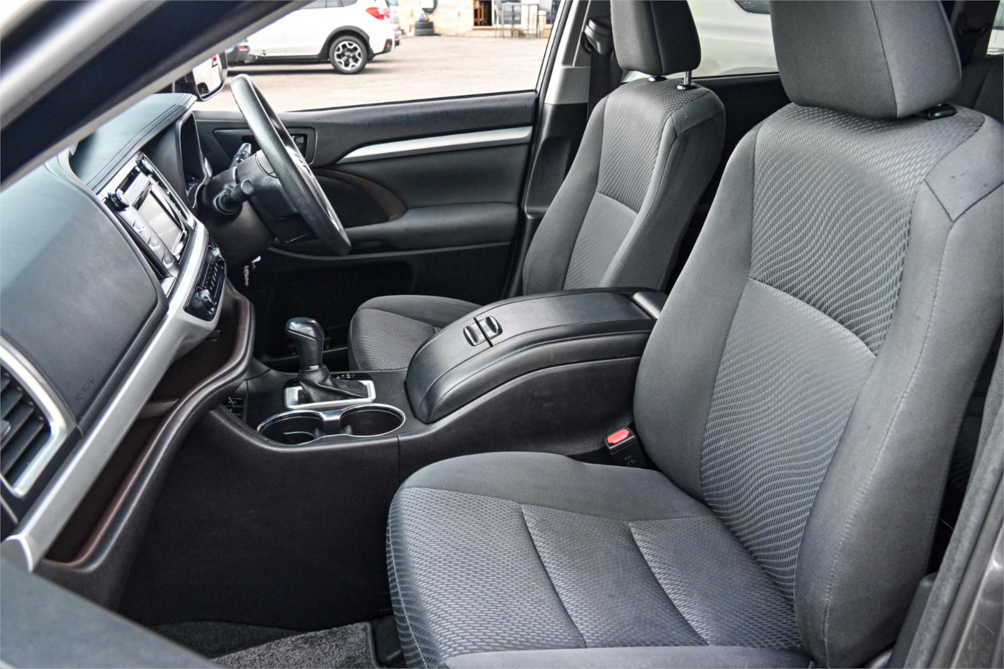 2017 TOYOTA KLUGER GSU50R MY17 GX (4x2) 8 SP AUTOMATIC 4D WAGON