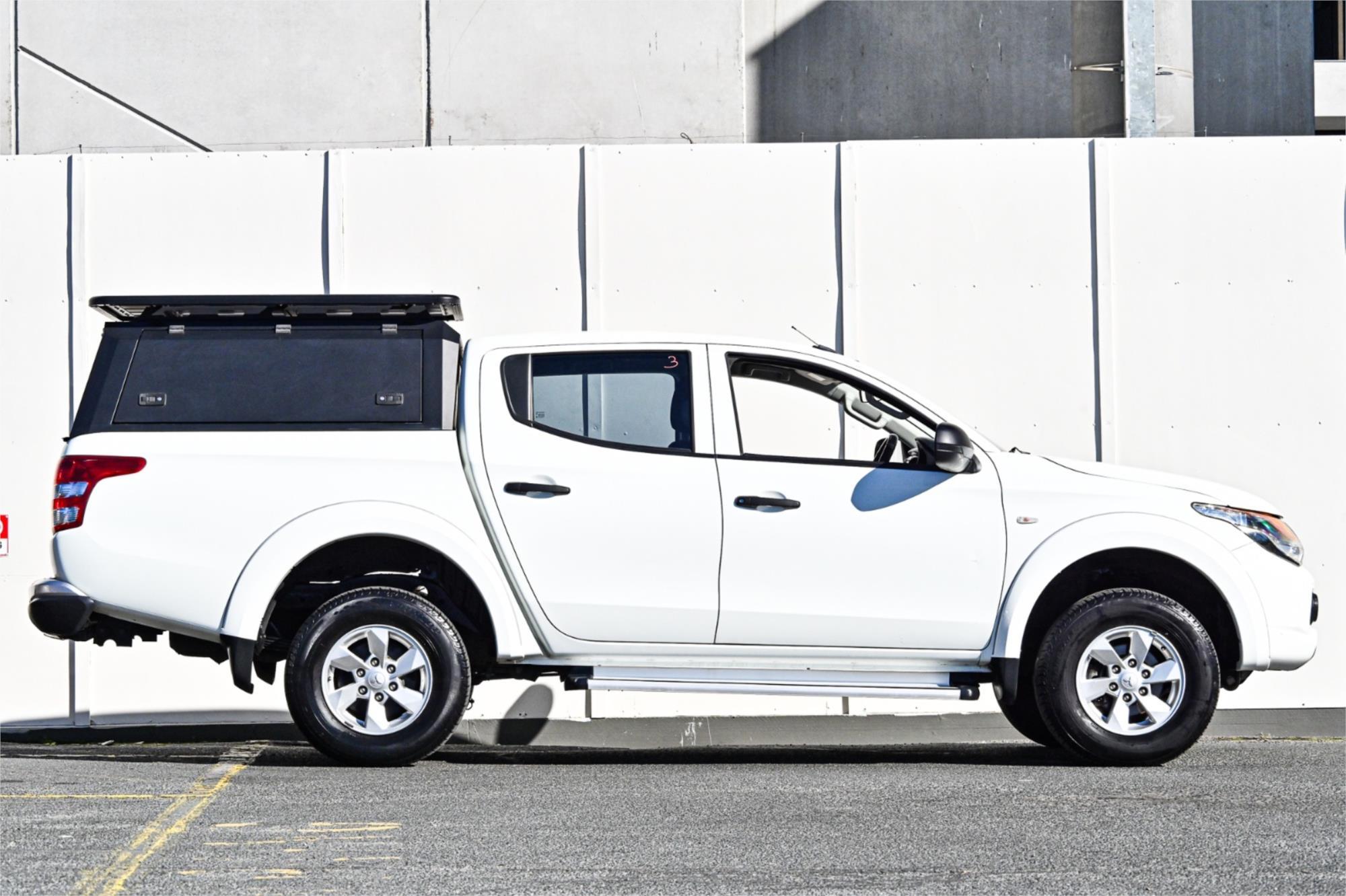 2017 MITSUBISHI TRITON MQ MY17 GLX PLUS (4x4) 5 SP AUTOMATIC DUAL CAB UTILITY