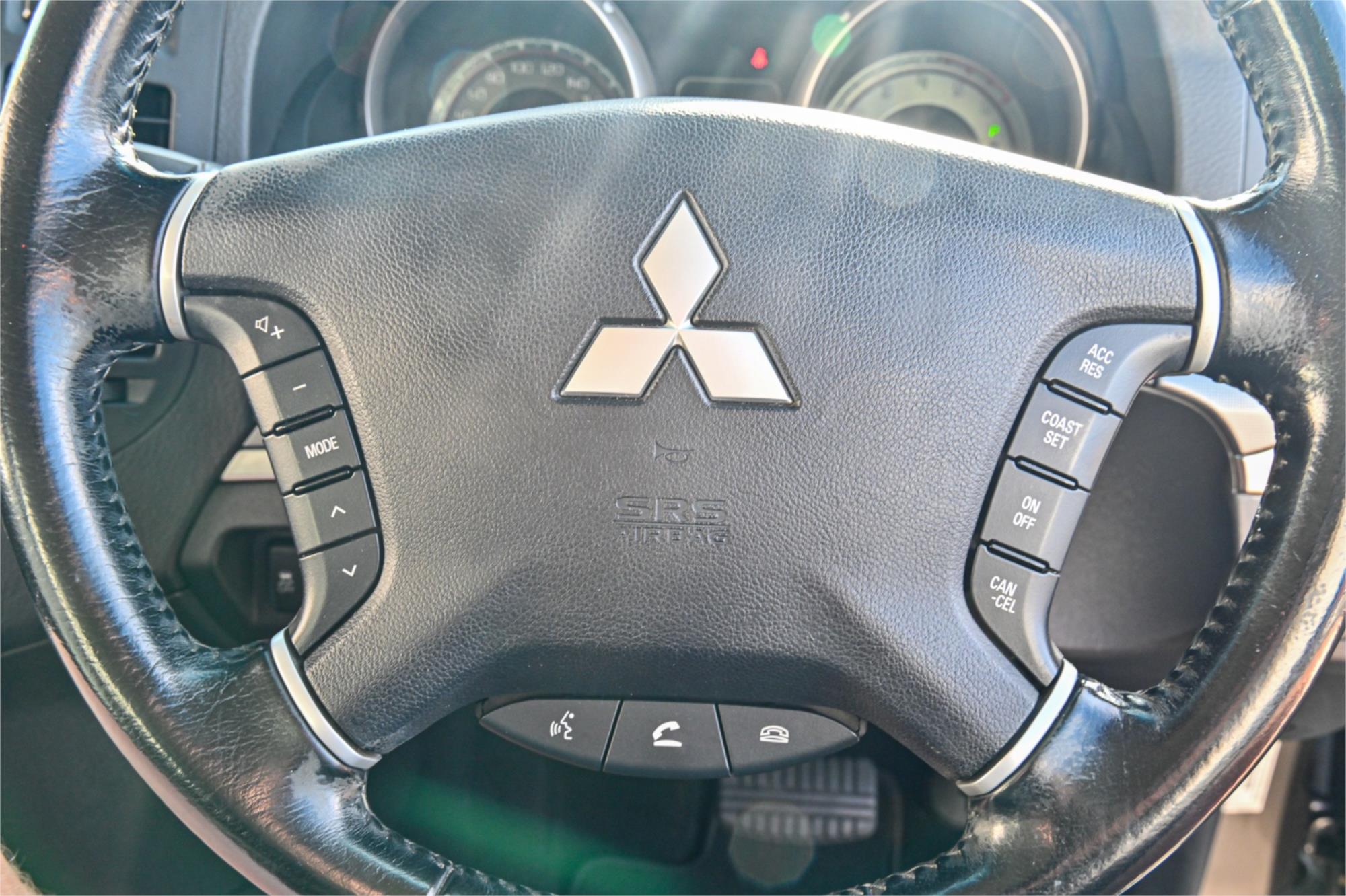 2013 MITSUBISHI PAJERO NW MY13 GLX-R LWB (4x4) 5 SP AUTO SPORTS MODE 4D WAGON