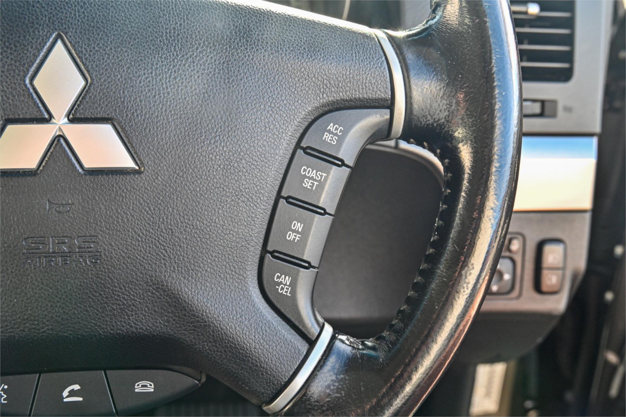 2013 MITSUBISHI PAJERO NW MY13 GLX-R LWB (4x4) 5 SP AUTO SPORTS MODE 4D WAGON