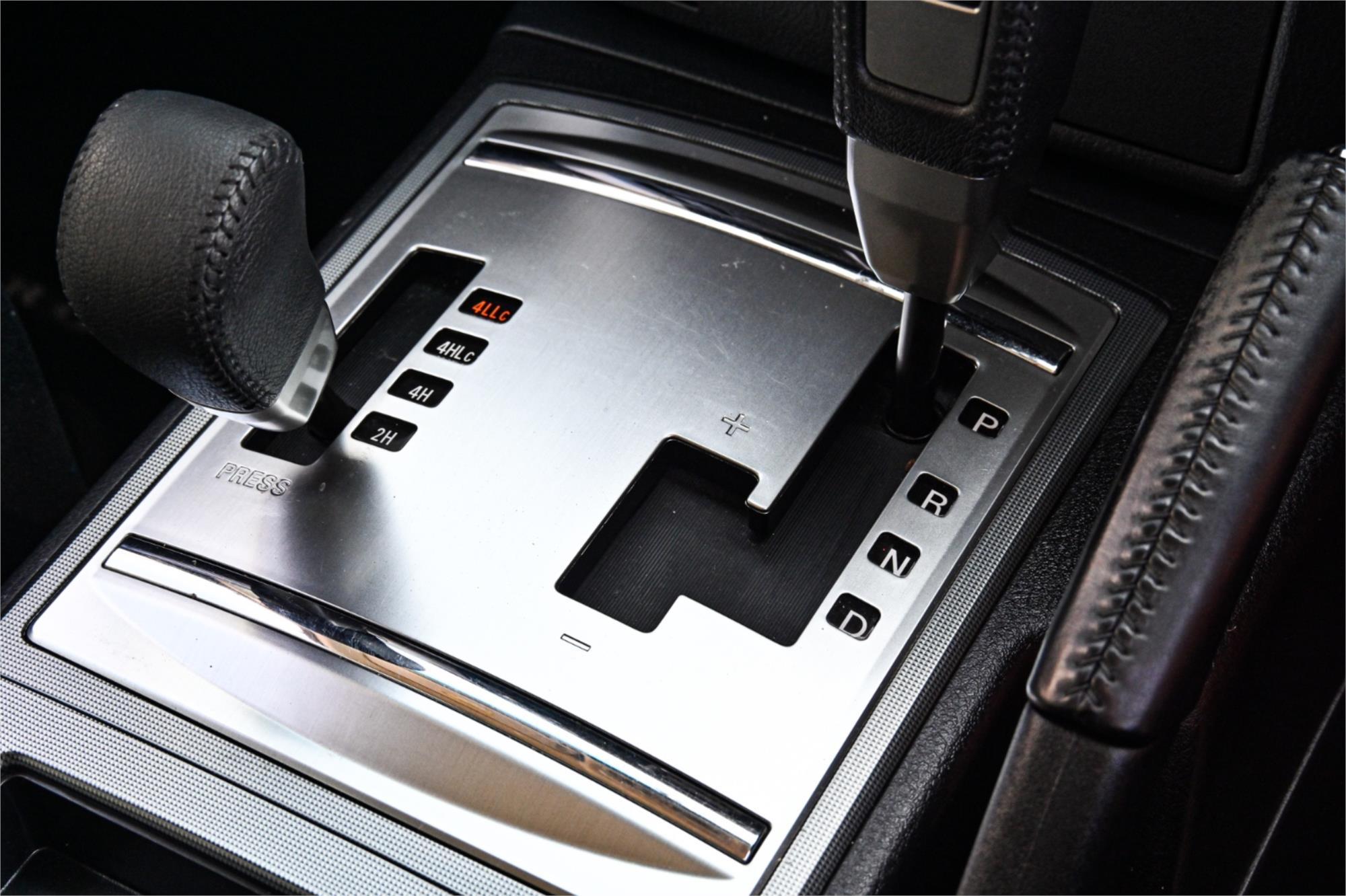 2013 MITSUBISHI PAJERO NW MY13 GLX-R LWB (4x4) 5 SP AUTO SPORTS MODE 4D WAGON