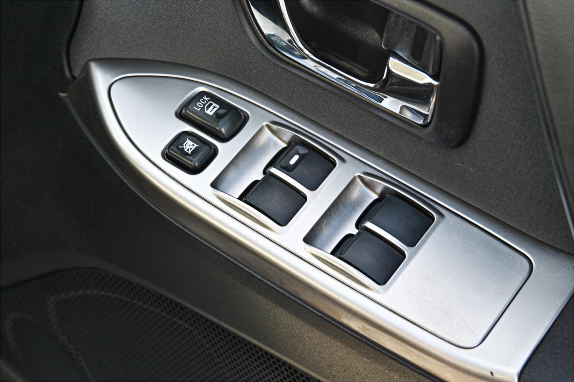 2013 MITSUBISHI PAJERO NW MY13 GLX-R LWB (4x4) 5 SP AUTO SPORTS MODE 4D WAGON