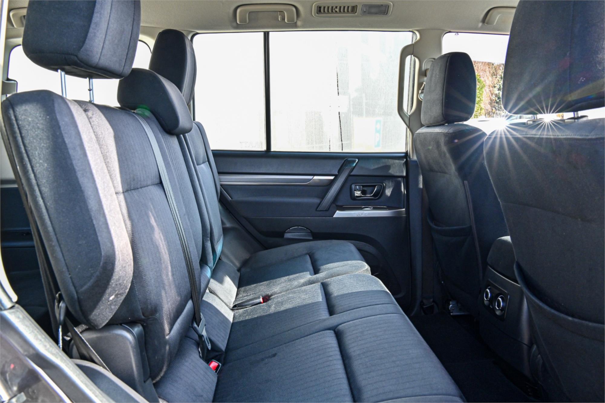 2013 MITSUBISHI PAJERO NW MY13 GLX-R LWB (4x4) 5 SP AUTO SPORTS MODE 4D WAGON