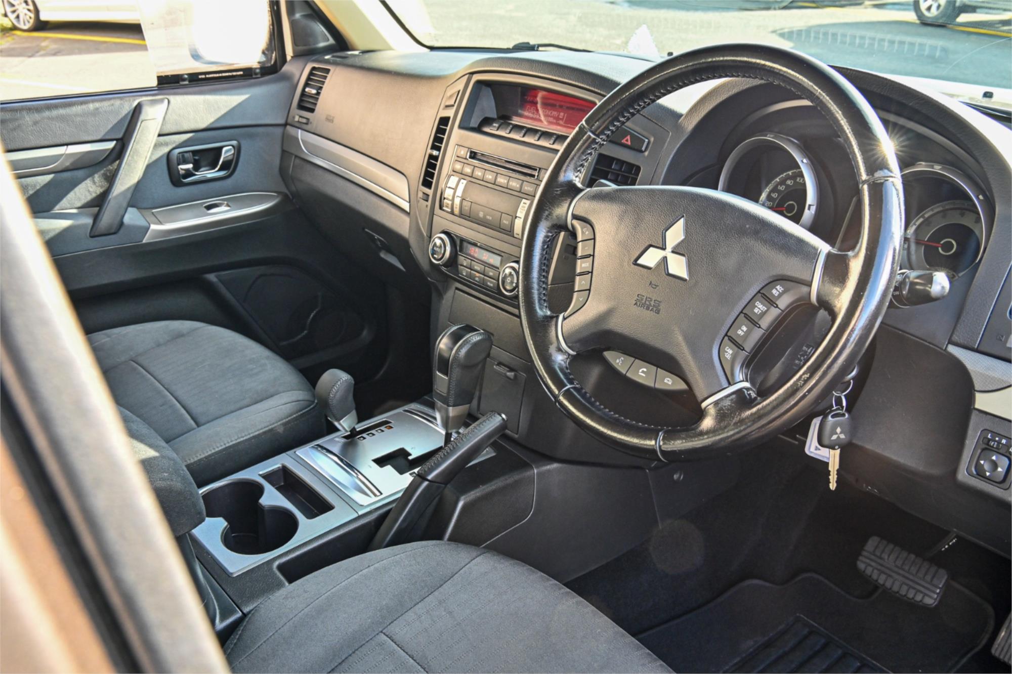 2013 MITSUBISHI PAJERO NW MY13 GLX-R LWB (4x4) 5 SP AUTO SPORTS MODE 4D WAGON
