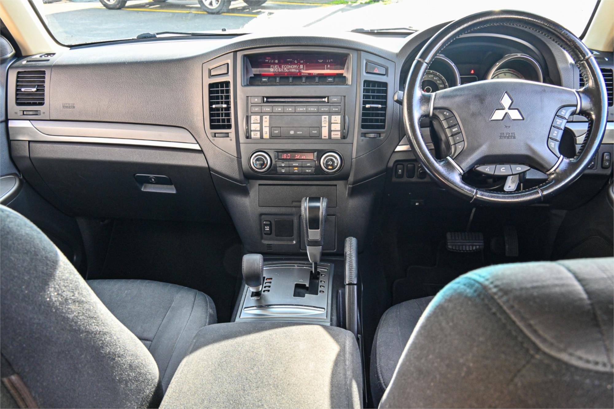 2013 MITSUBISHI PAJERO NW MY13 GLX-R LWB (4x4) 5 SP AUTO SPORTS MODE 4D WAGON