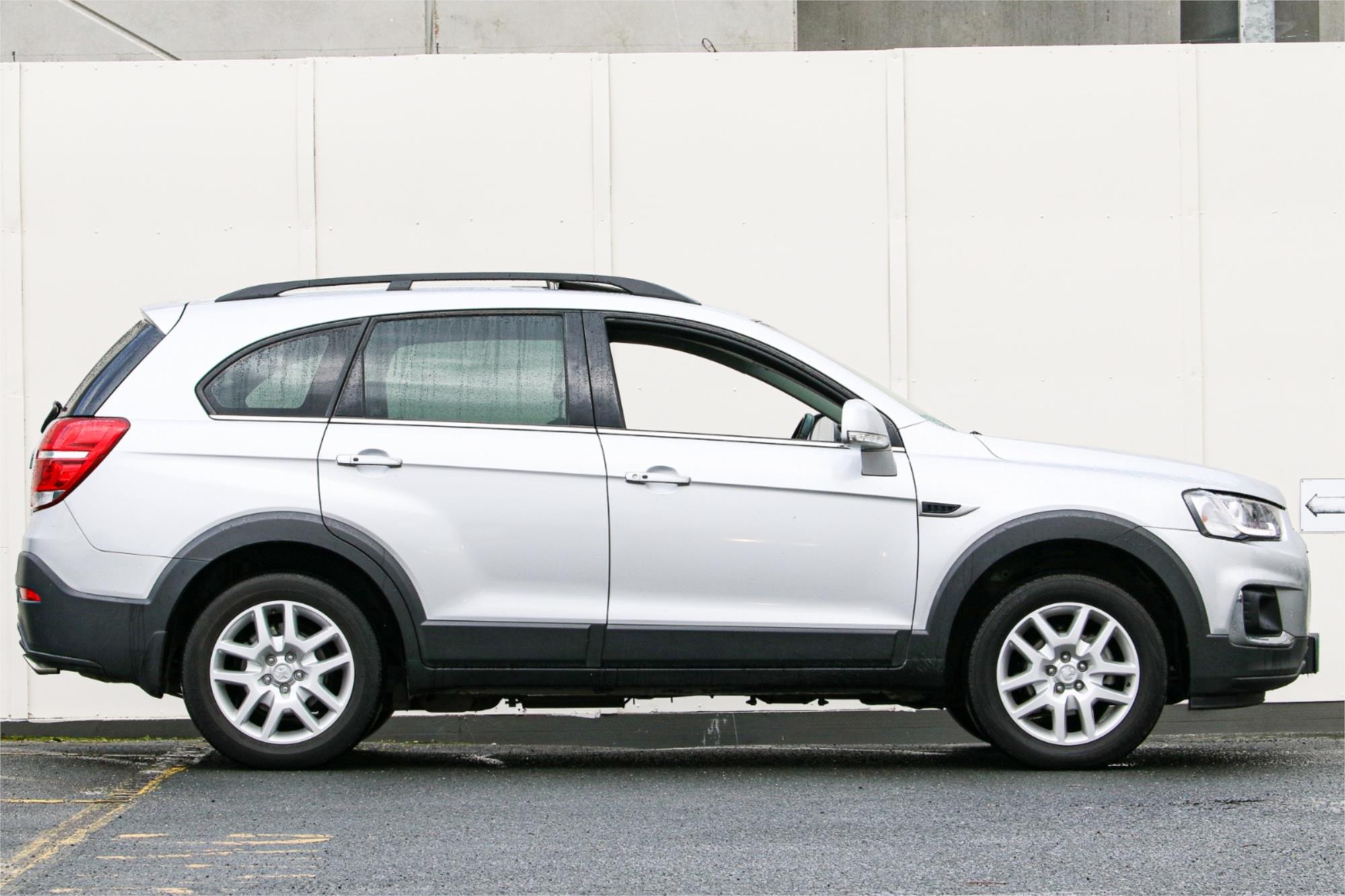 2017 HOLDEN CAPTIVA CG MY17 ACTIVE 5 SEATER 6 SP AUTOMATIC 4D WAGON