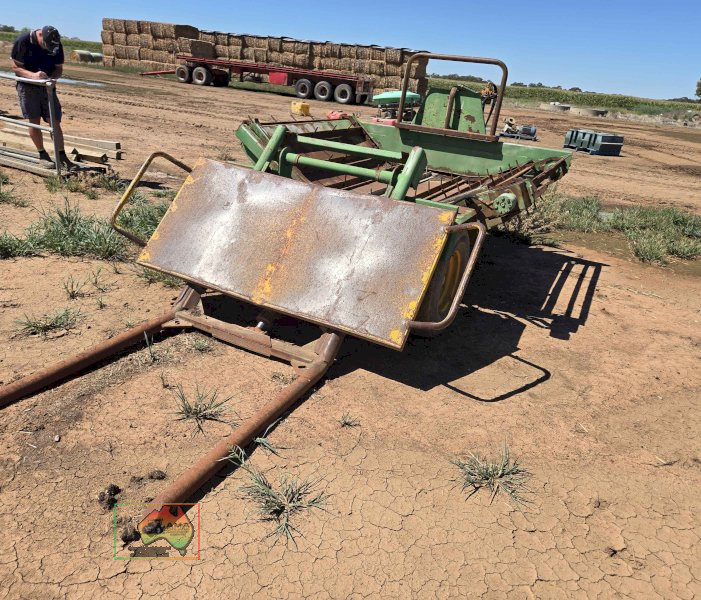 JN&R BALE BUGGY FEED OUT WAGON