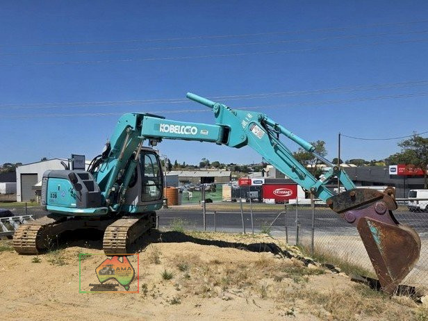 2004 KOBELCO SK135SR-7 EXCAVATOR